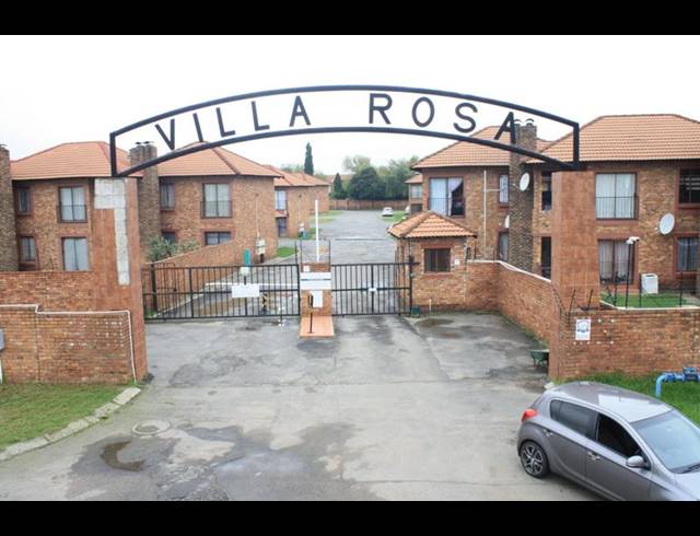 2 BEDROOM TOWNHOUSE FOR SALE IN EDLEEN